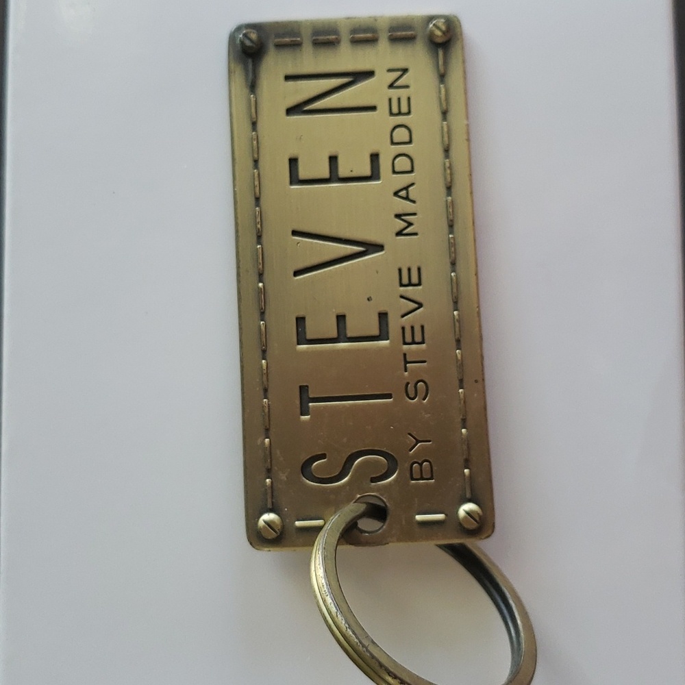 Steve madden keychain